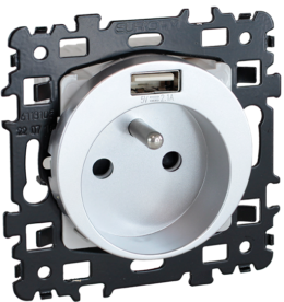 SQUARE Prise 2P+T + USB A Silver