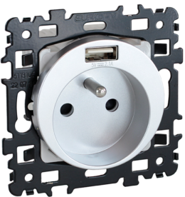 SQUARE Prise 2P+T + USB A Silver